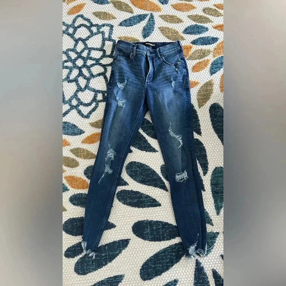 Express distressed denim - Picture 1 of 1